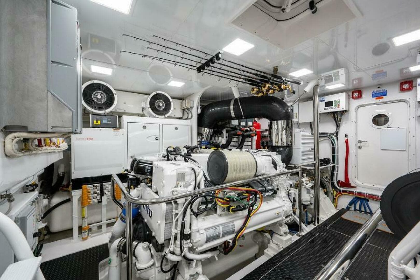 2018 Viking Enclosed Flybridge — photo 86