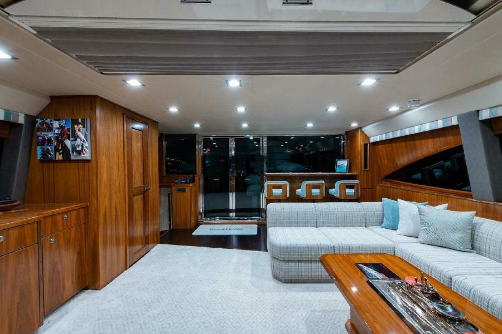 2018 Viking Enclosed Flybridge — photo 47