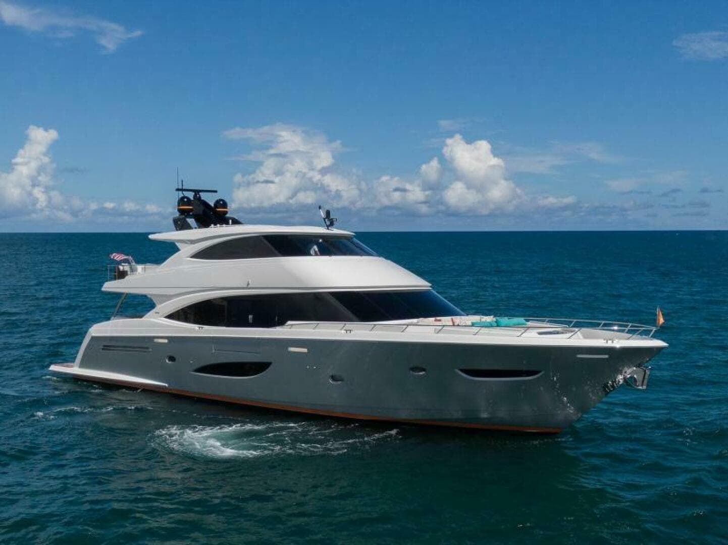 2018 Viking Enclosed Flybridge — photo 93
