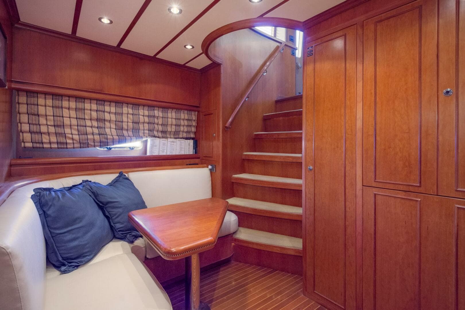 2000 Hargrave Sky Lounge — photo 30