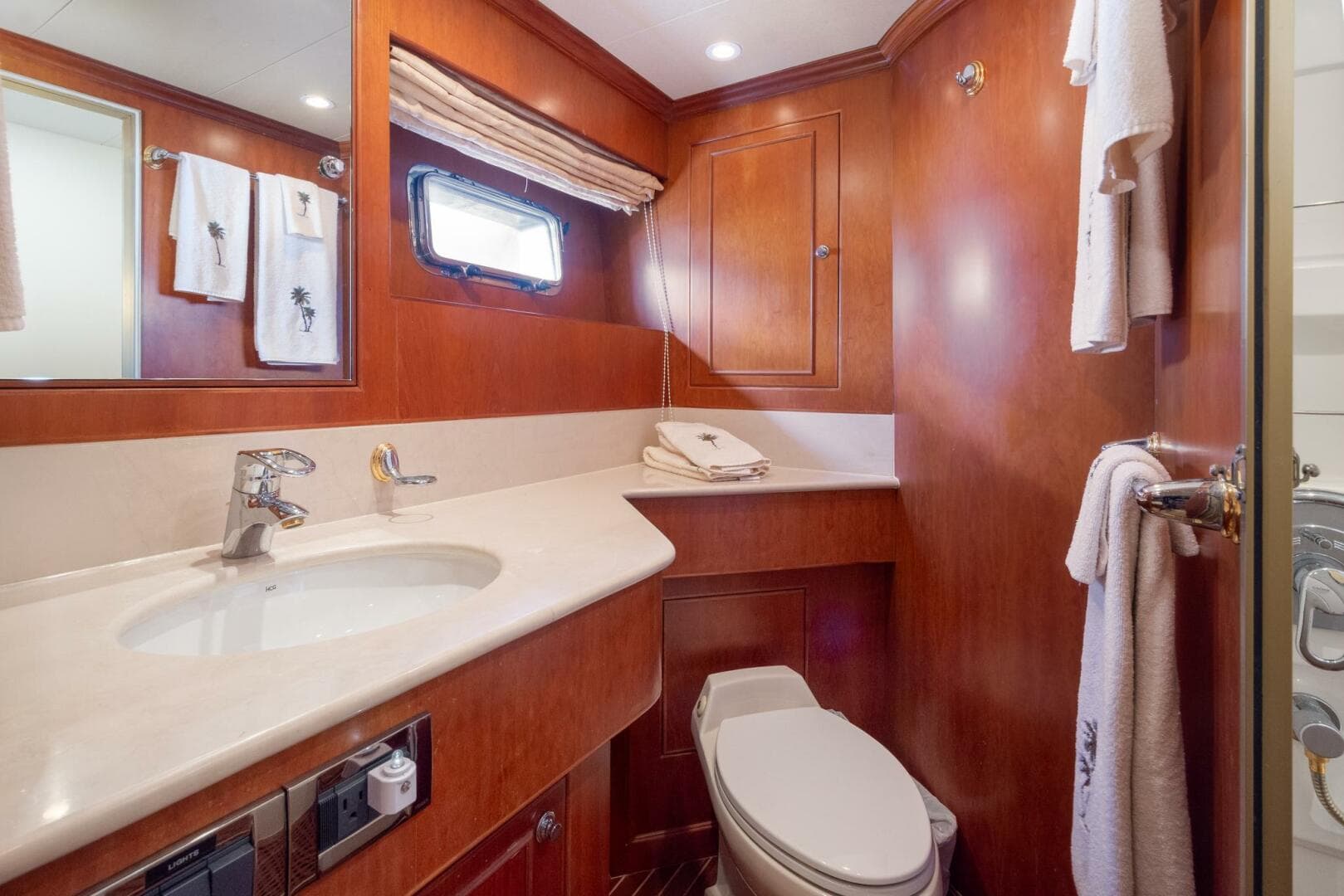 2000 Hargrave Sky Lounge — photo 26