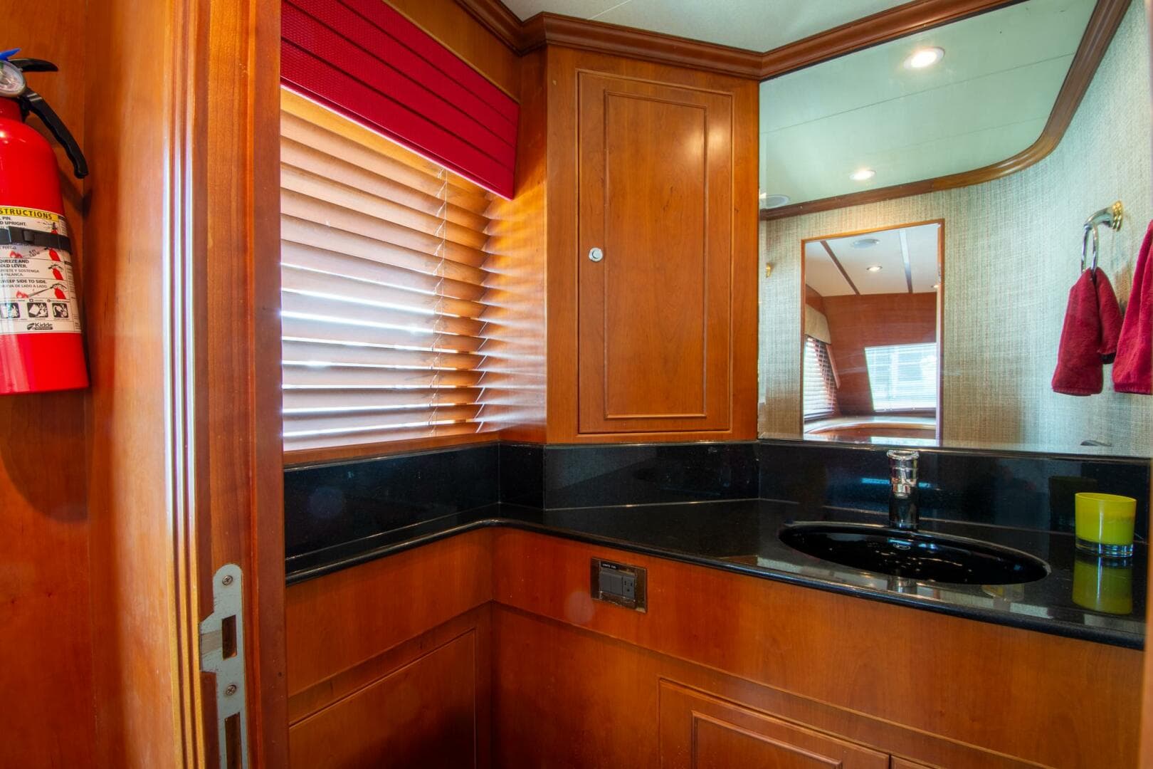 2000 Hargrave Sky Lounge — photo 42