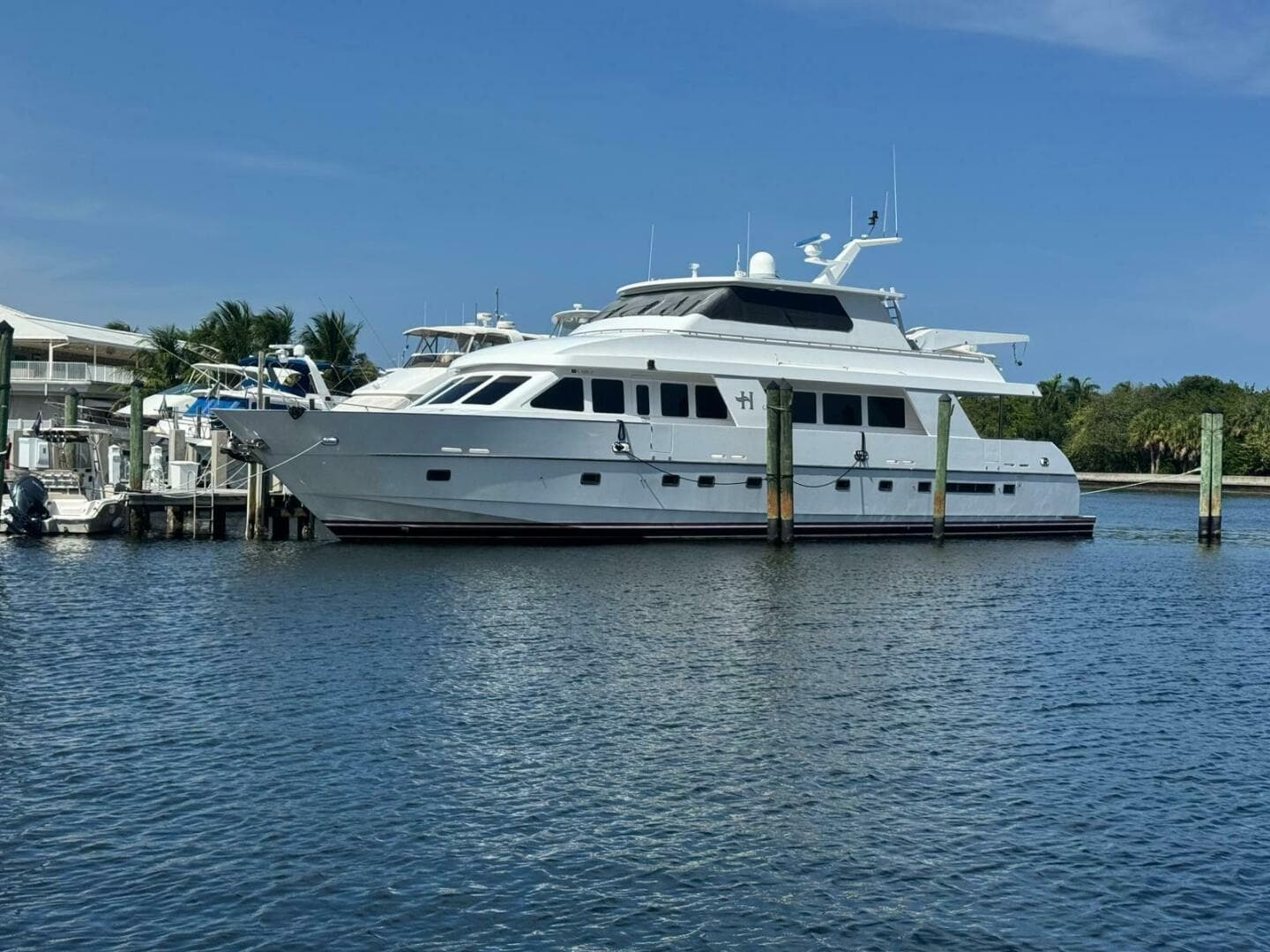 2000 Hargrave Sky Lounge — photo 1