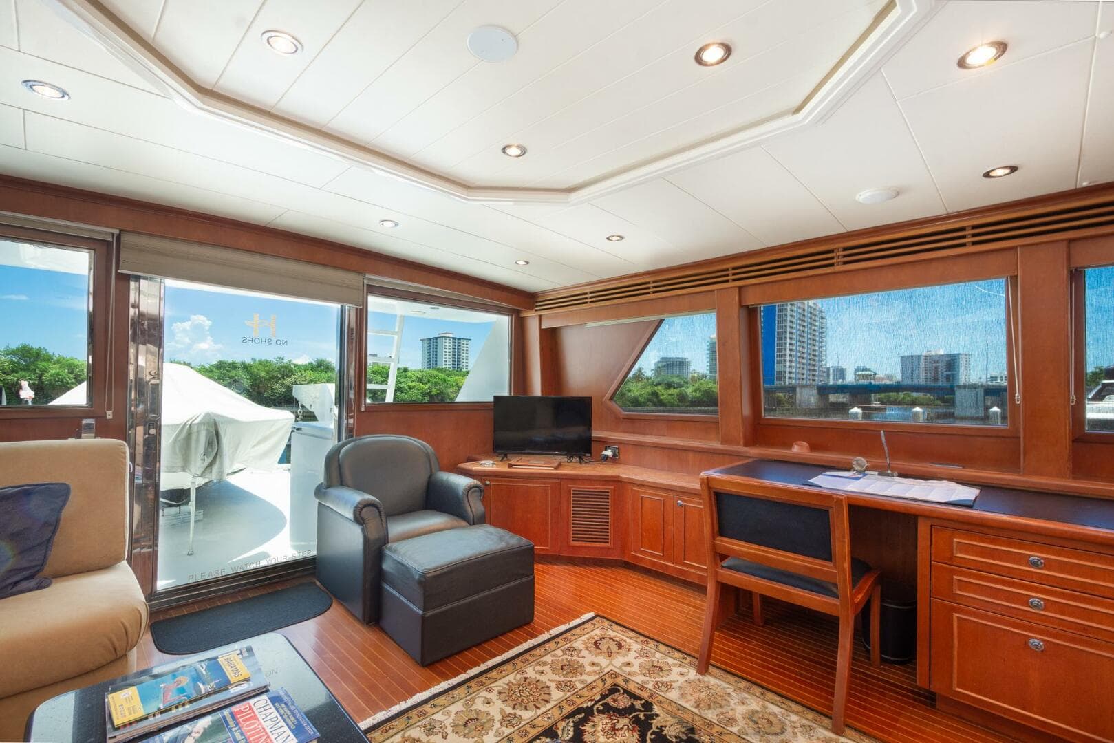 2000 Hargrave Sky Lounge — photo 37