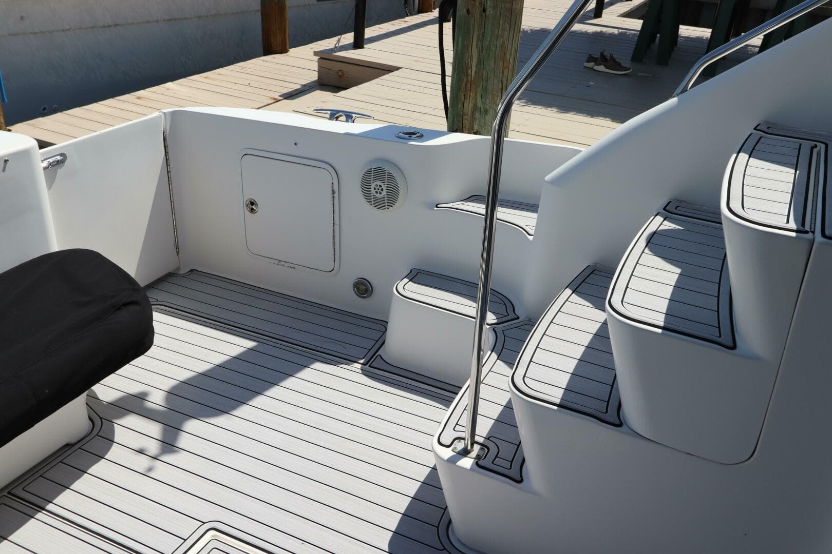 2003 Sea Ray 450 Express Bridge — photo 8