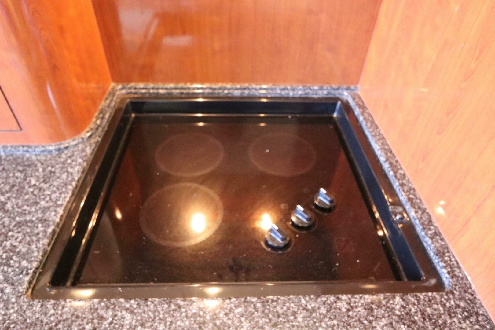 2003 Sea Ray 450 Express Bridge — photo 32