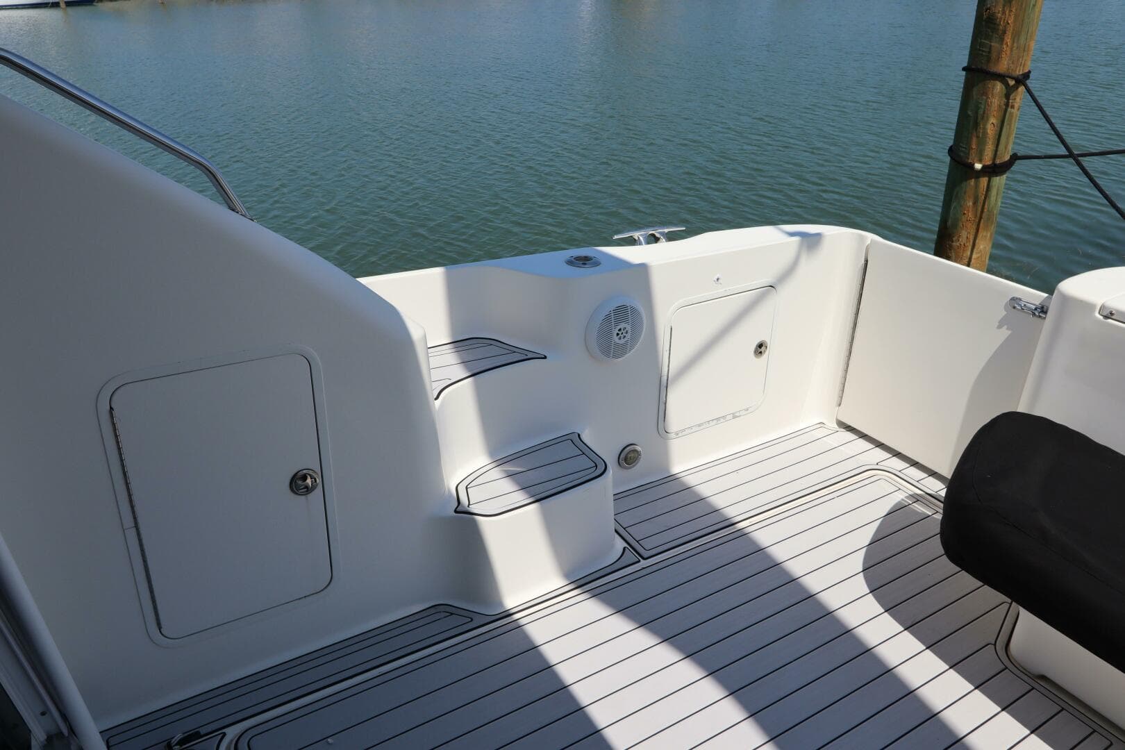 2003 Sea Ray 450 Express Bridge — photo 7