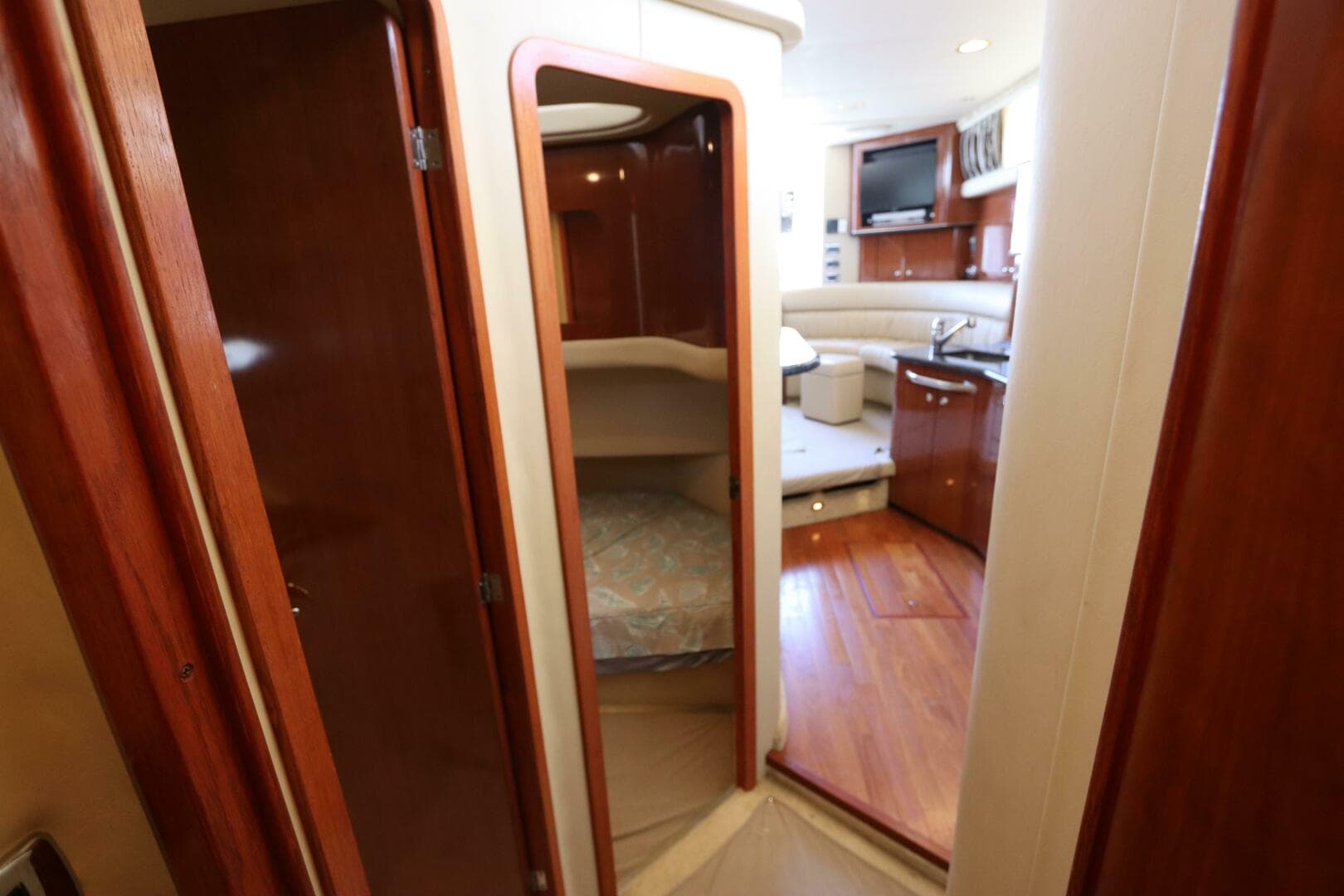 2003 Sea Ray 450 Express Bridge — photo 36