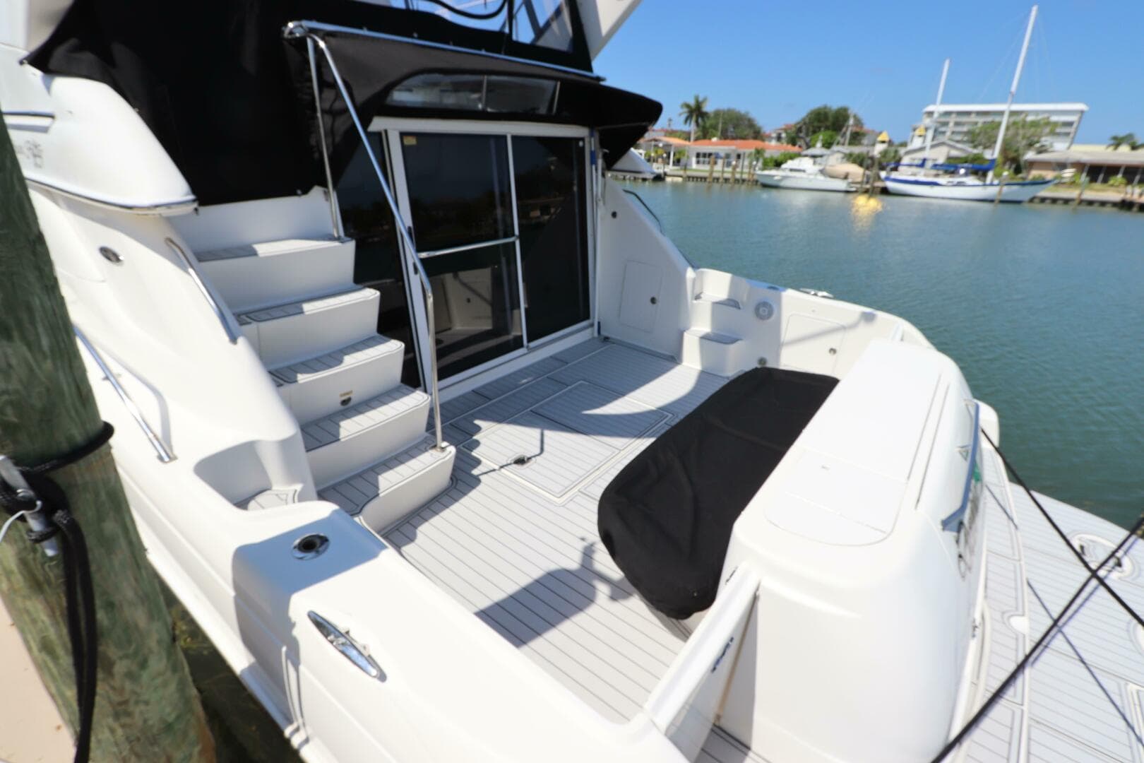 2003 Sea Ray 450 Express Bridge — photo 6