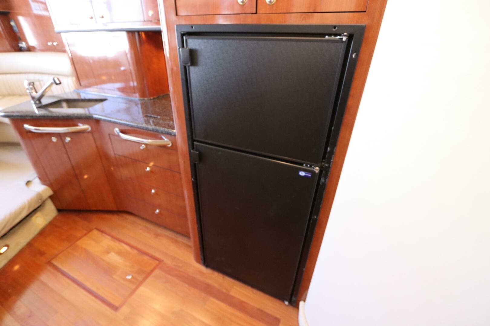 2003 Sea Ray 450 Express Bridge — photo 34