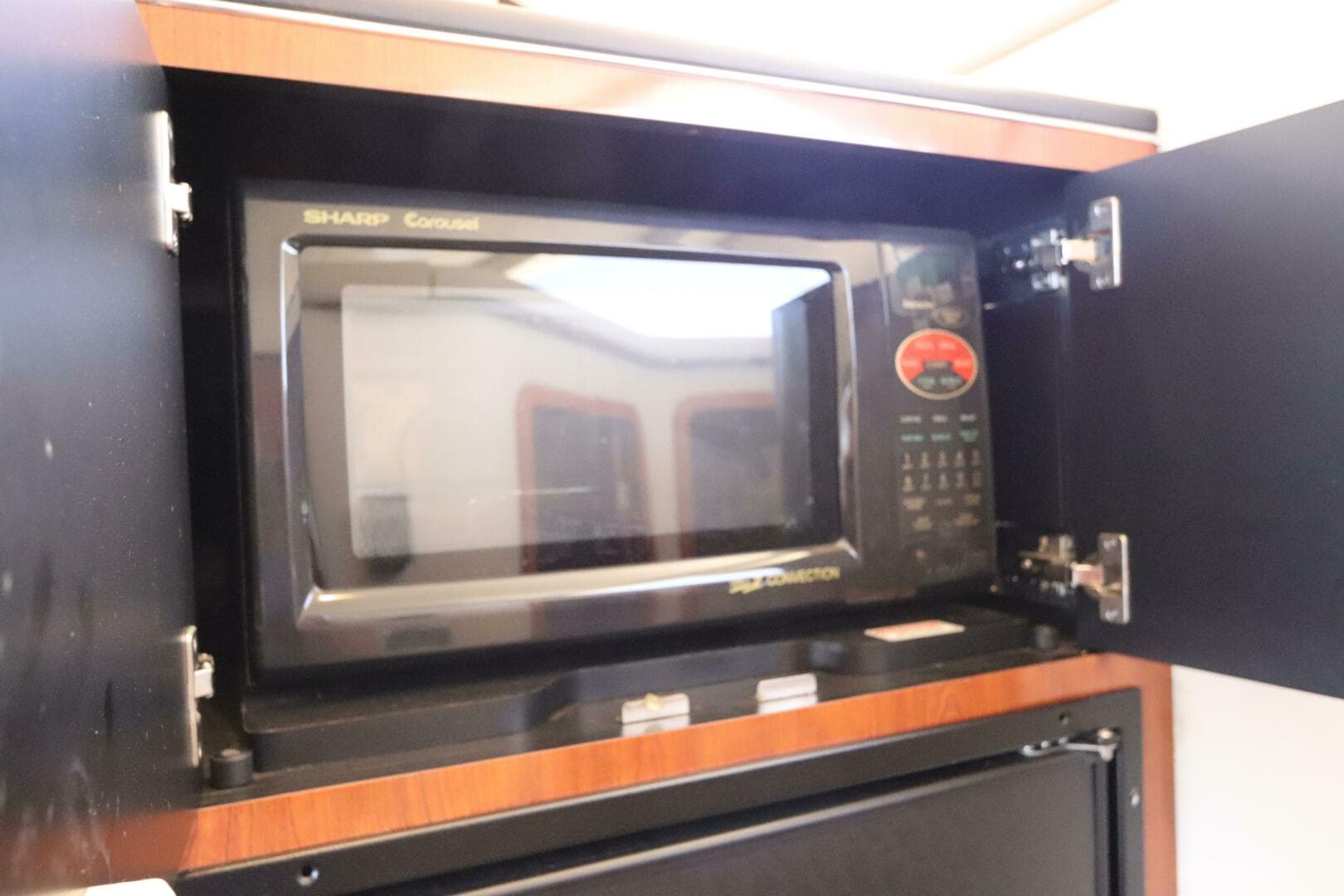 2003 Sea Ray 450 Express Bridge — photo 33