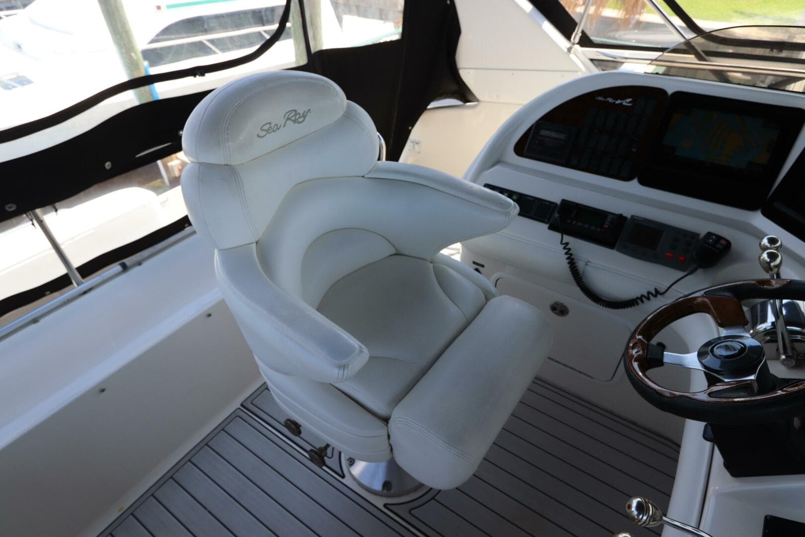 2003 Sea Ray 450 Express Bridge — photo 19