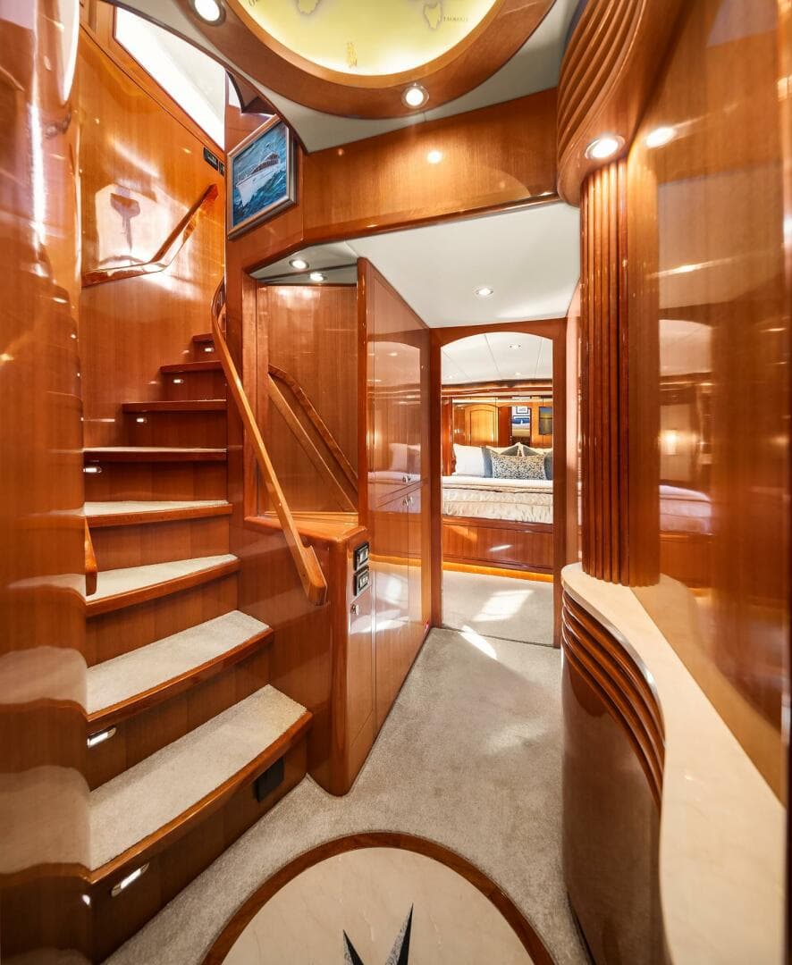 2014 Hampton 720 Skylounge Lrc — photo 43