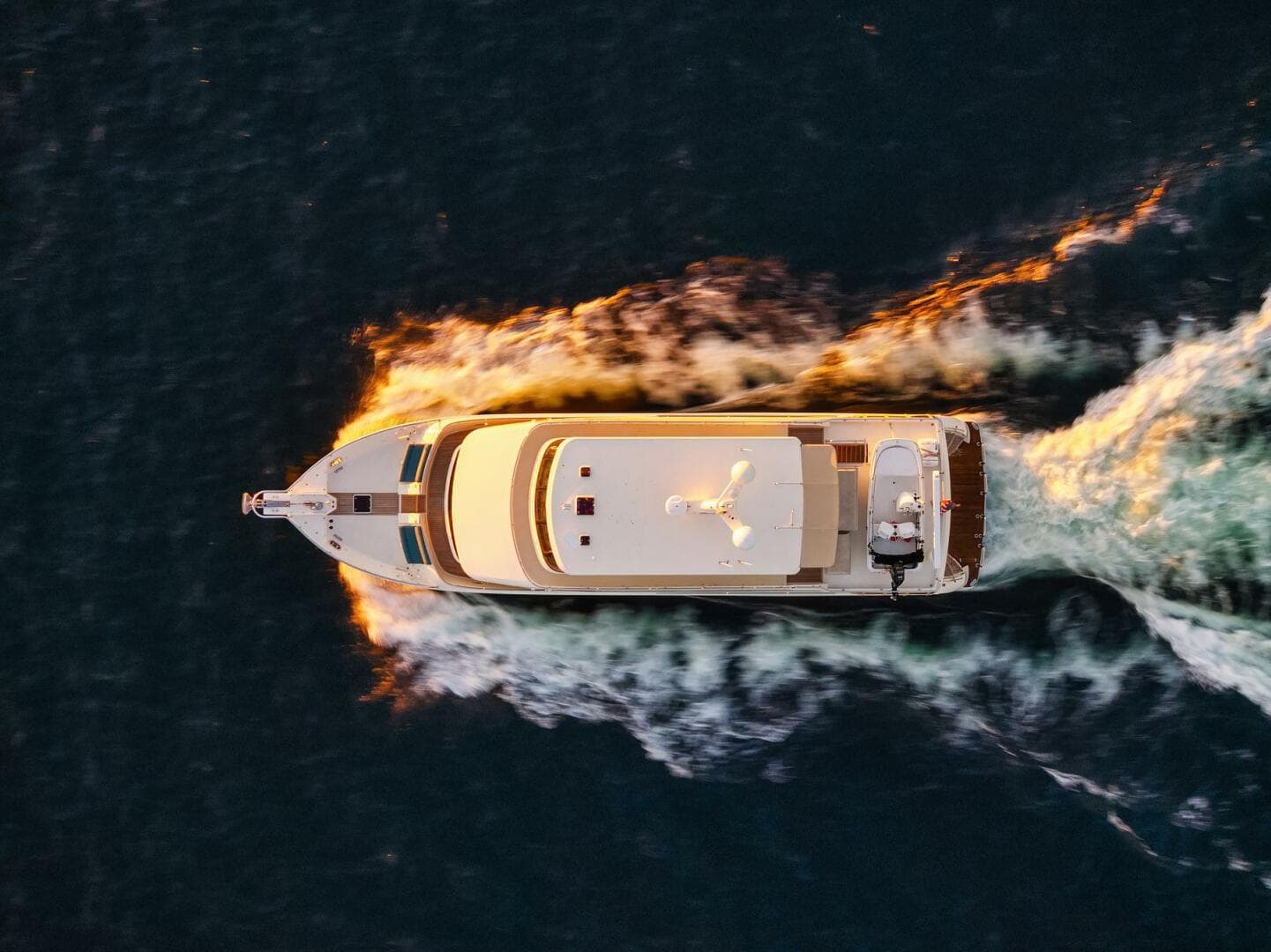 2014 Hampton 720 Skylounge Lrc — photo 125