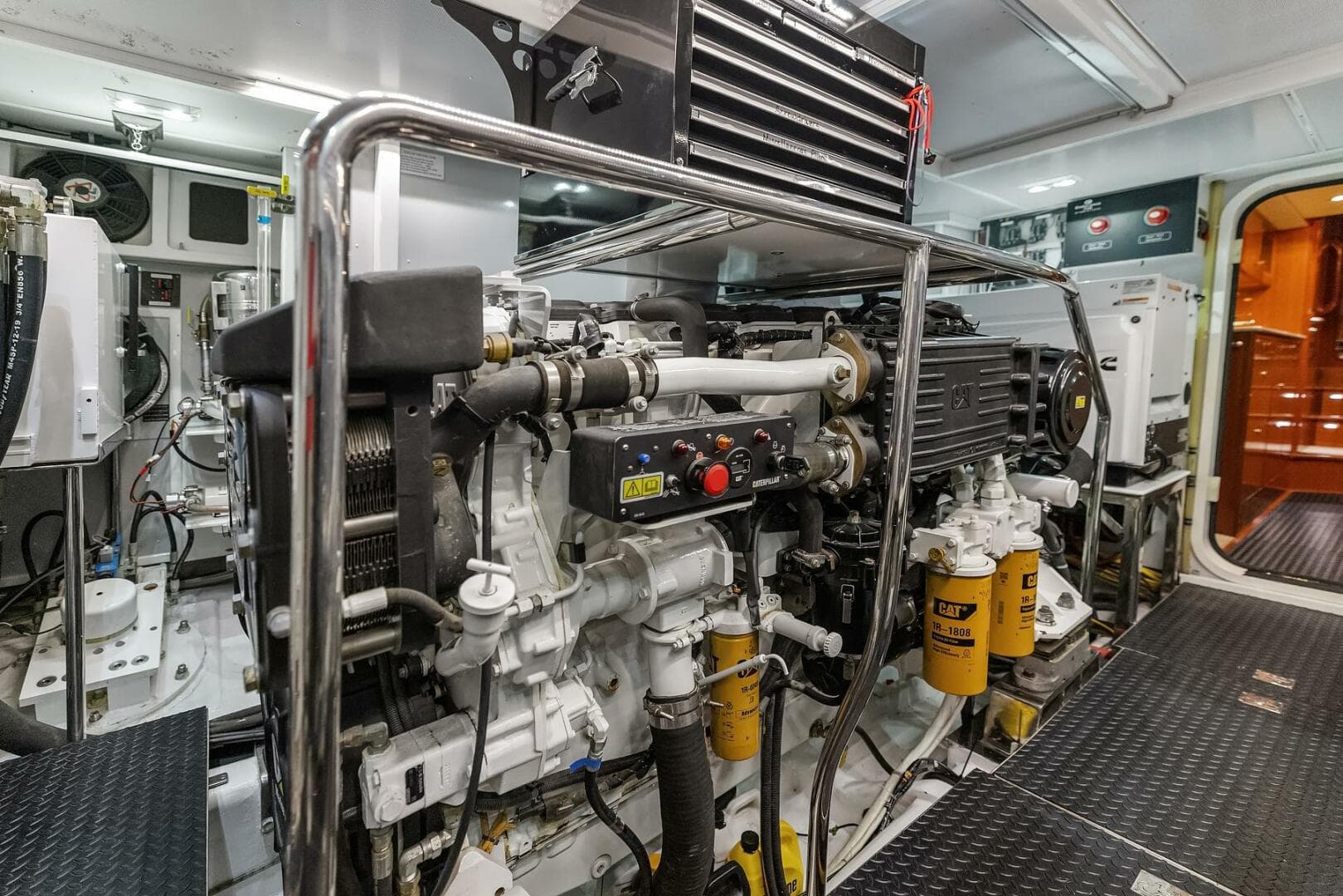 2014 Hampton 720 Skylounge Lrc — photo 104