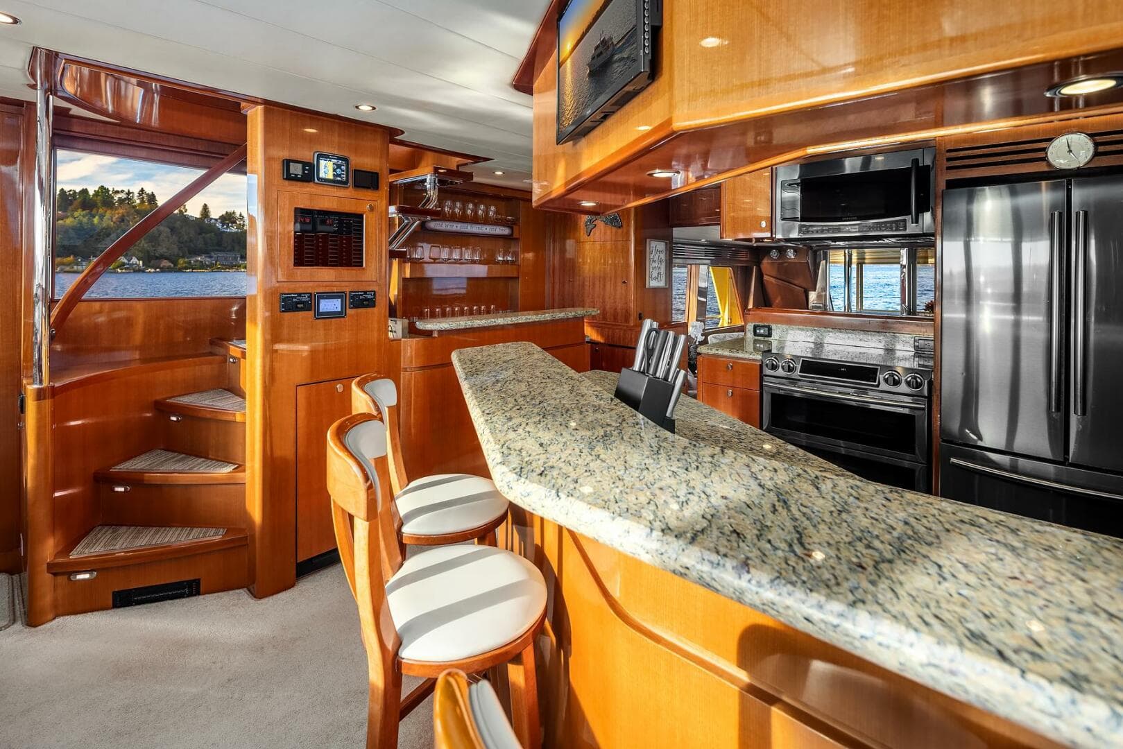 2014 Hampton 720 Skylounge Lrc — photo 21