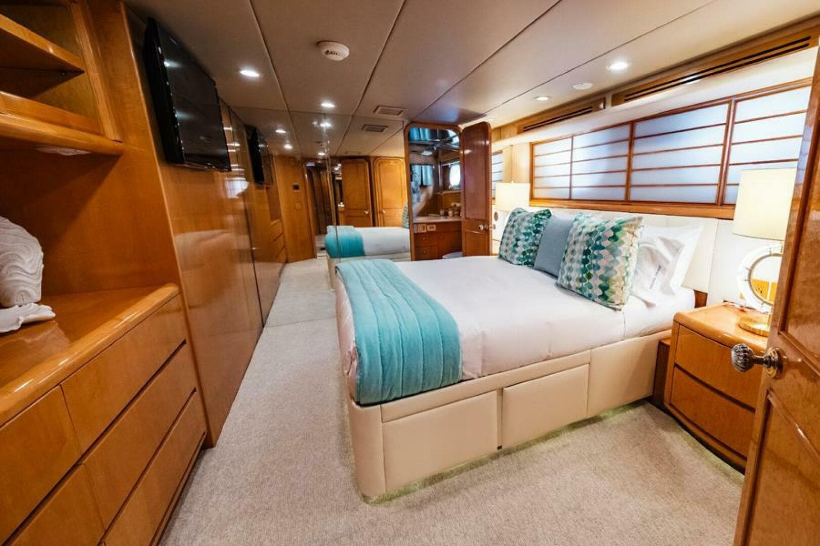 1995 Hatteras Flybridge — photo 25