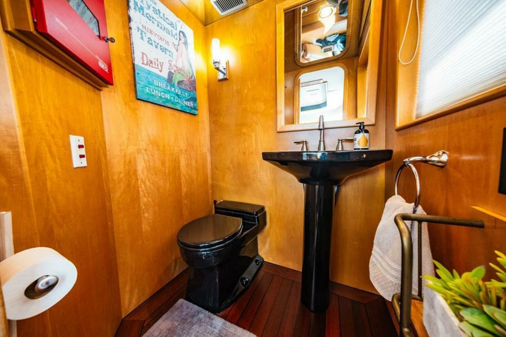 1995 Hatteras Flybridge — photo 55