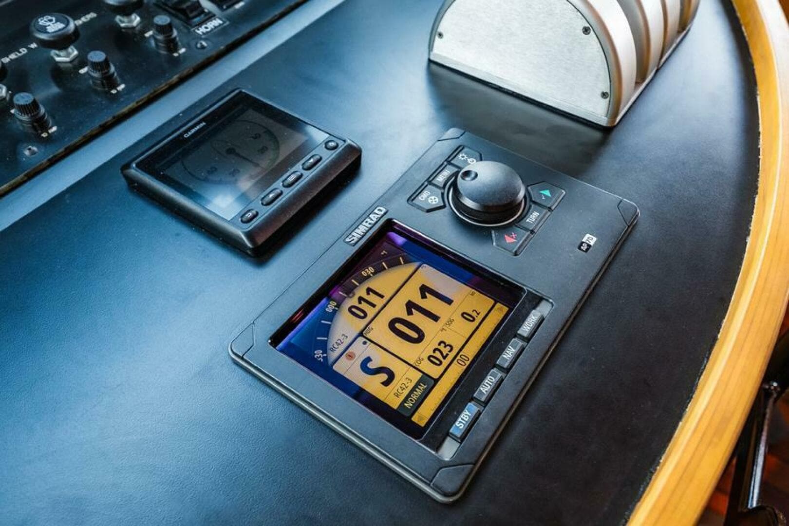 1995 Hatteras Flybridge — photo 53