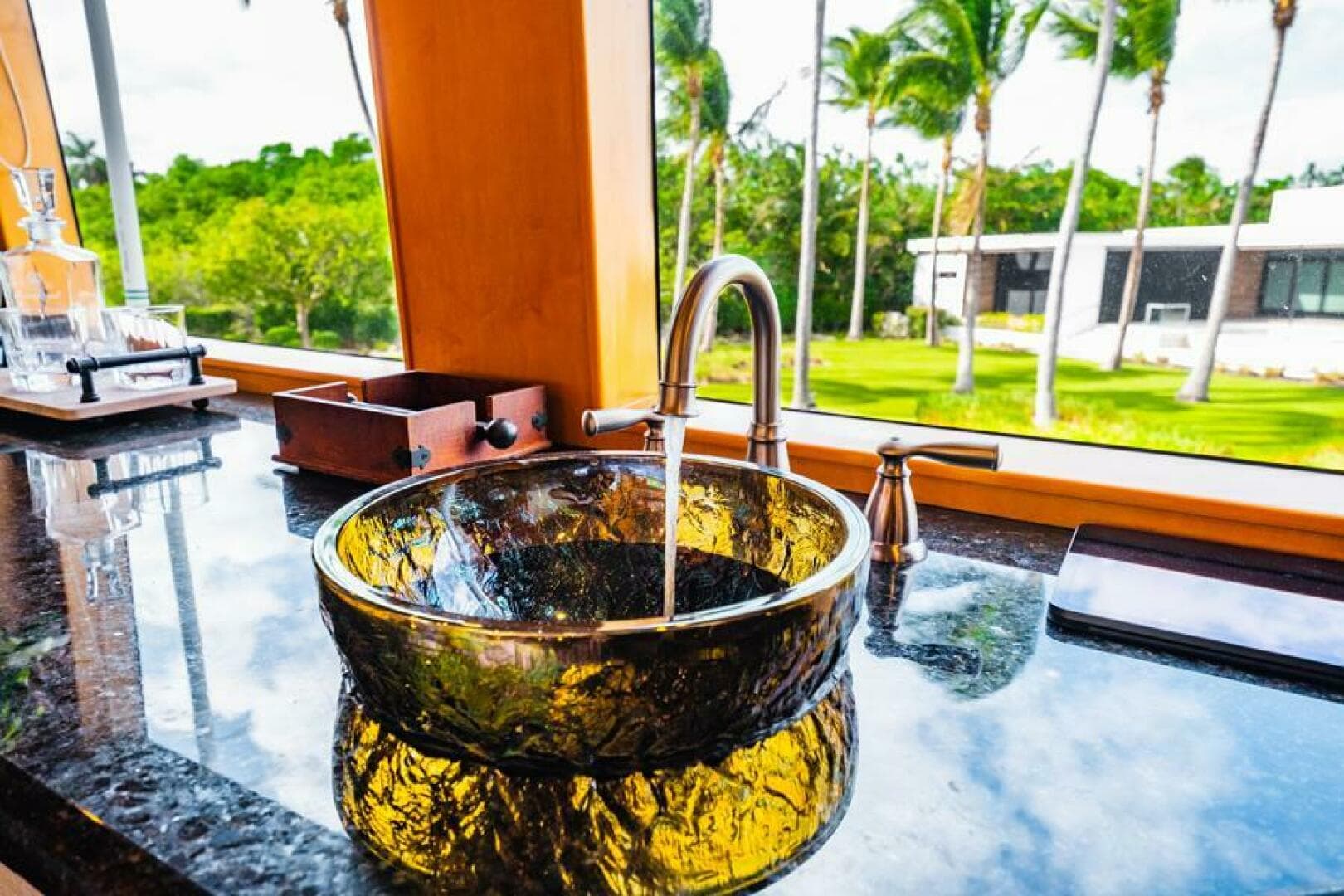 1995 Hatteras Flybridge — photo 46