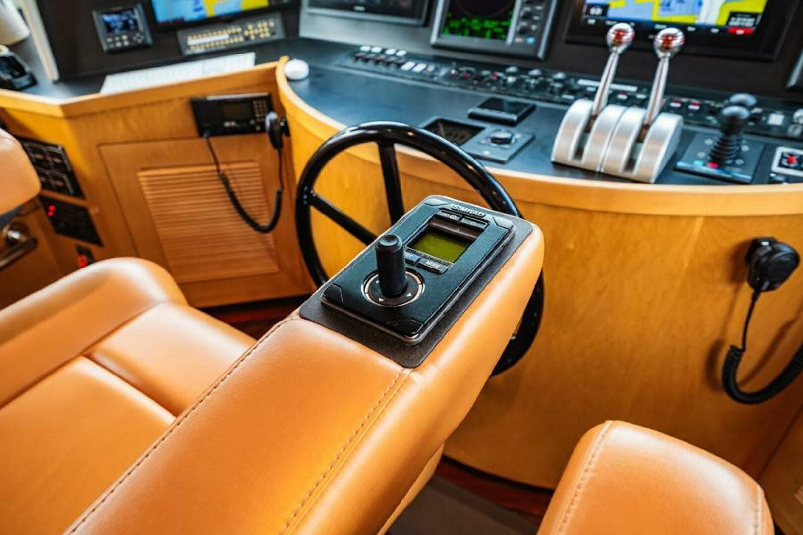 1995 Hatteras Flybridge — photo 54