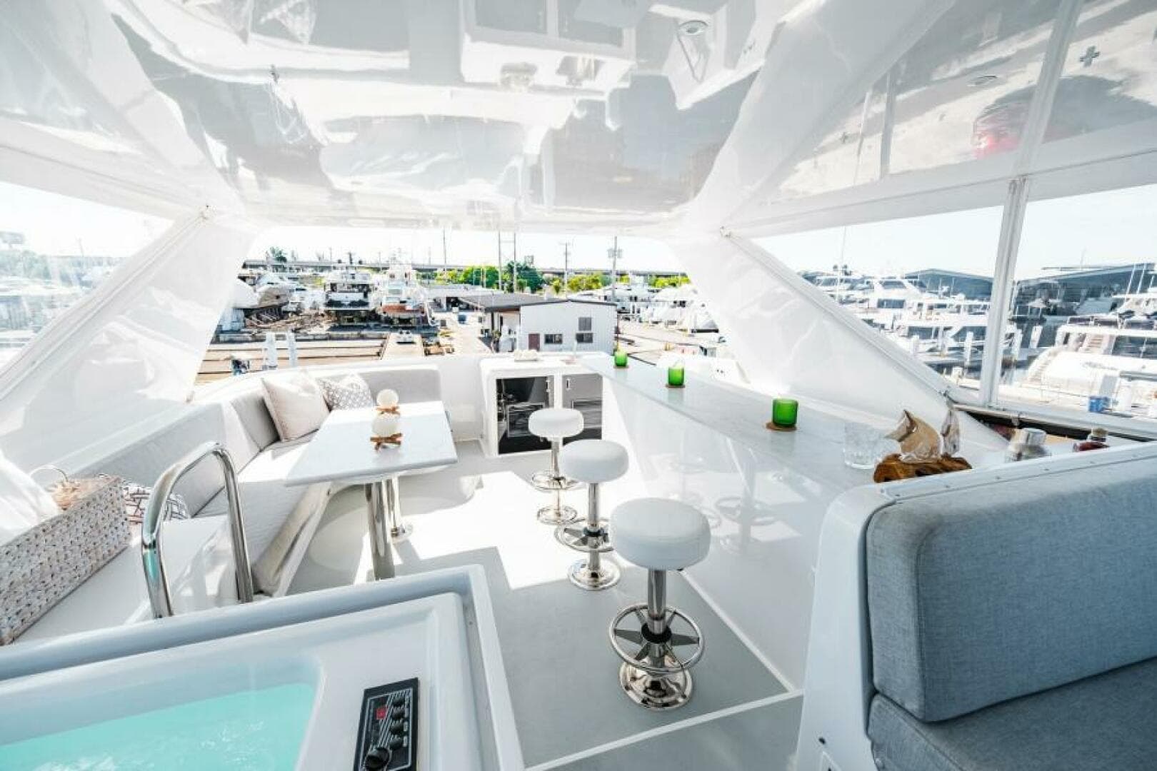 1995 Hatteras Flybridge — photo 87