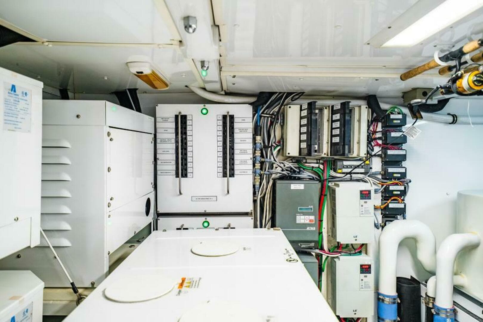 1995 Hatteras Flybridge — photo 103