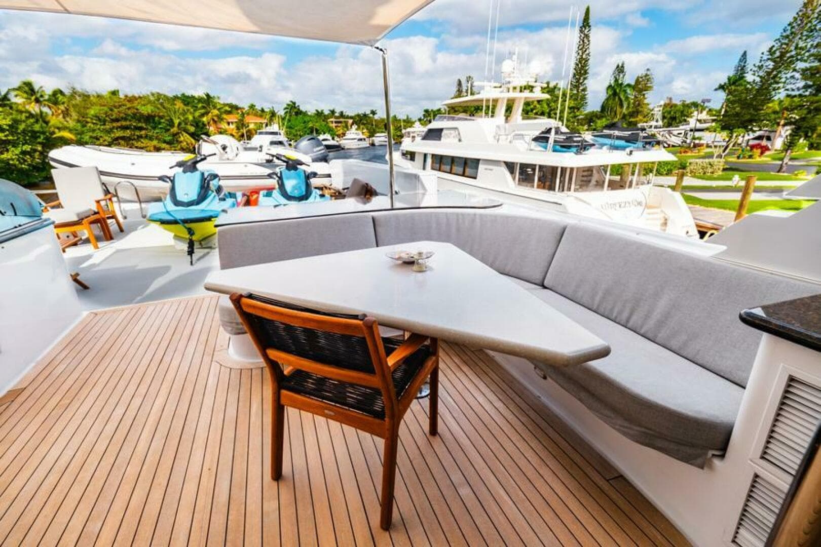 1995 Hatteras Flybridge — photo 79