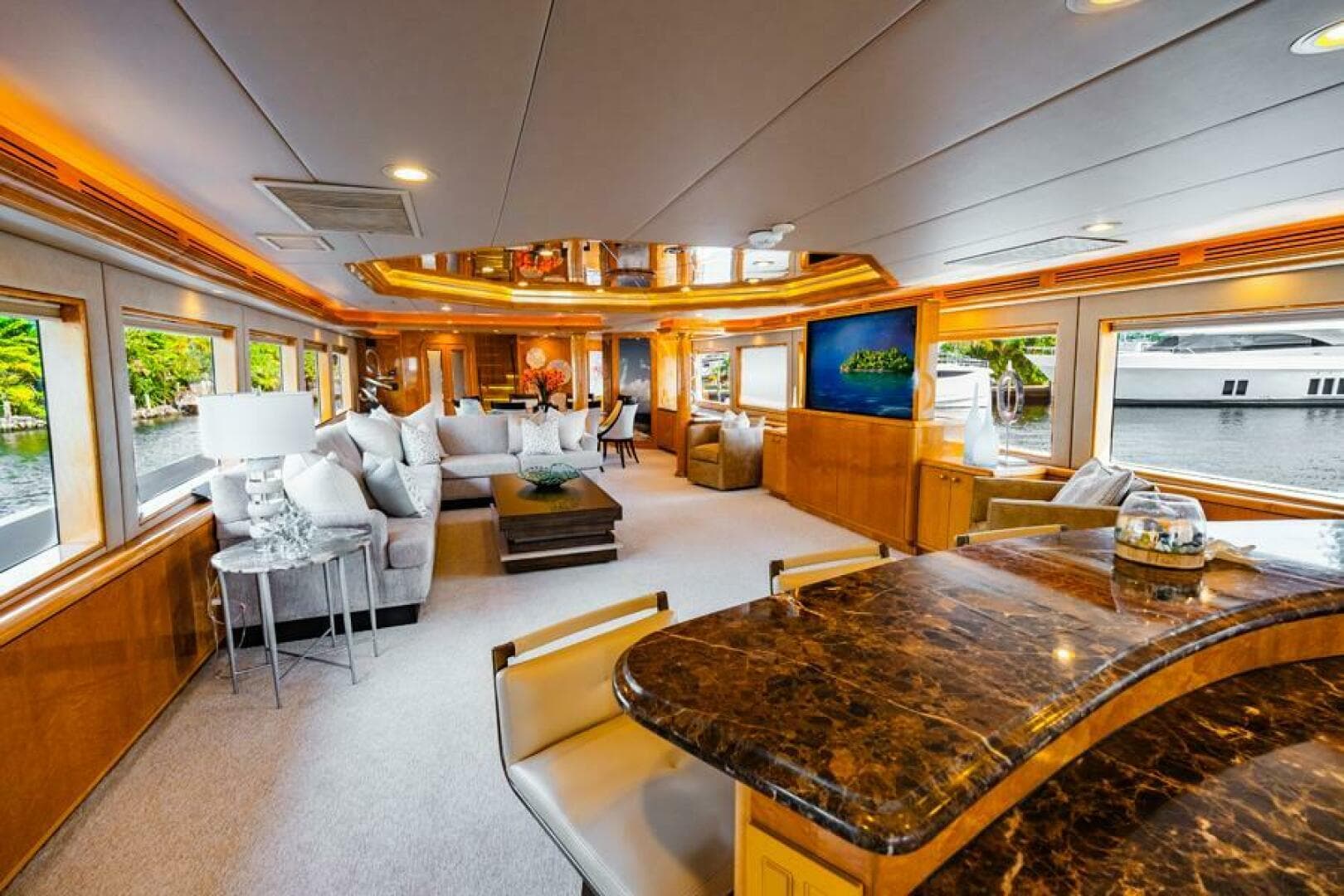 1995 Hatteras Flybridge — photo 2