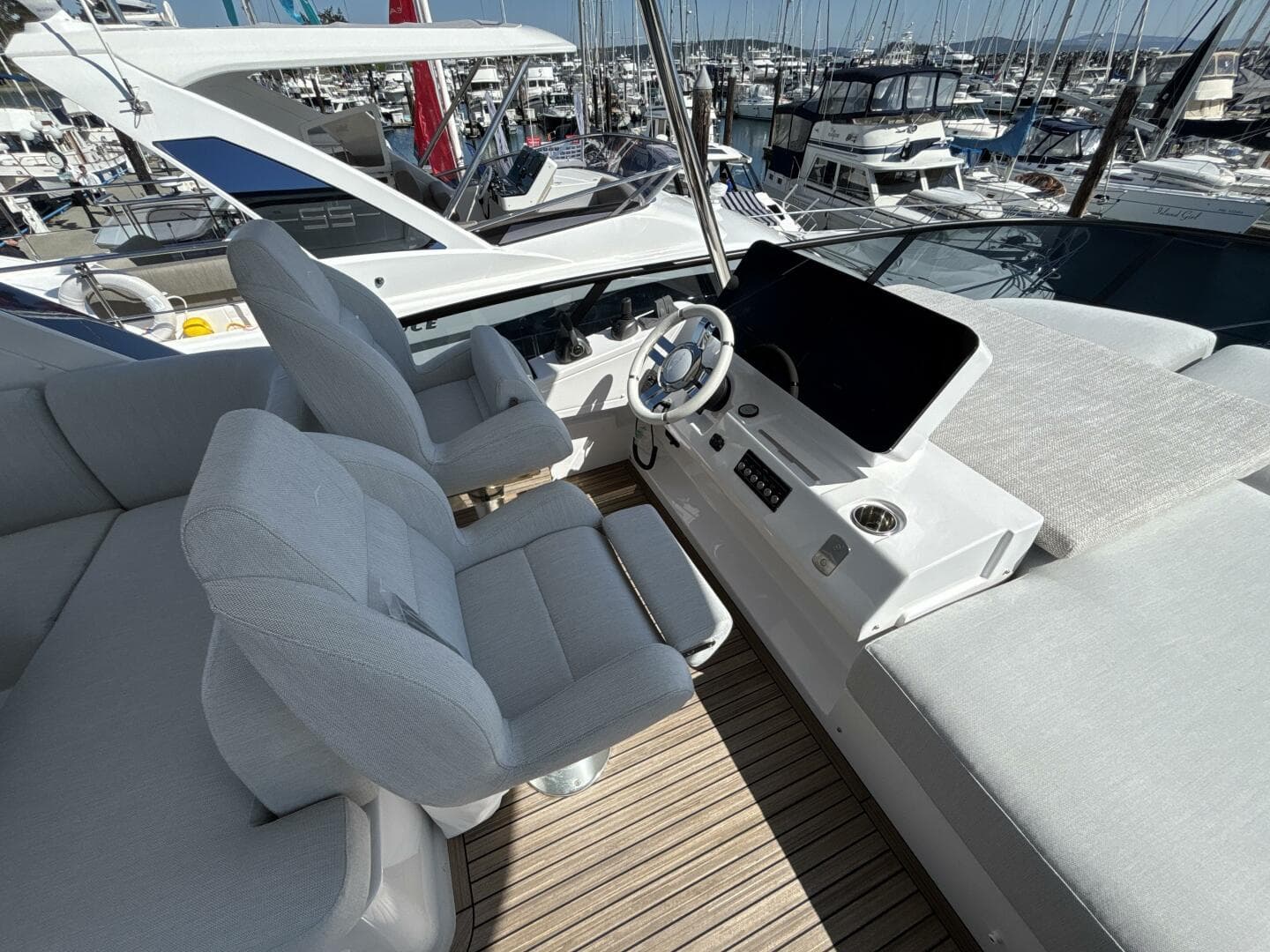 2025 Azimut Fly 53 — photo 32