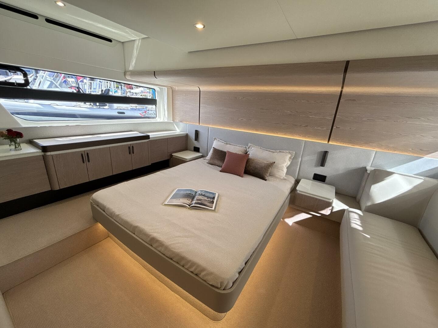 2025 Azimut Fly 53 — photo 17