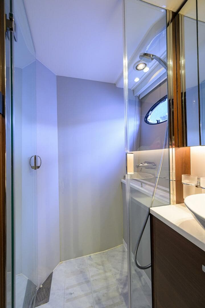 2018 Princess F49 — photo 64