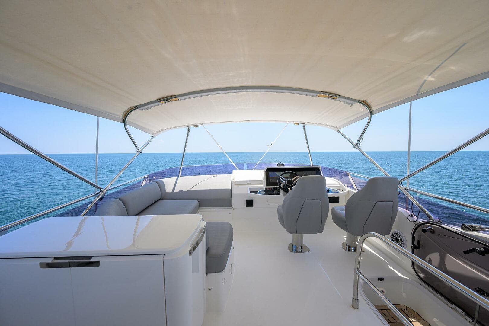 2018 Princess F49 — photo 27