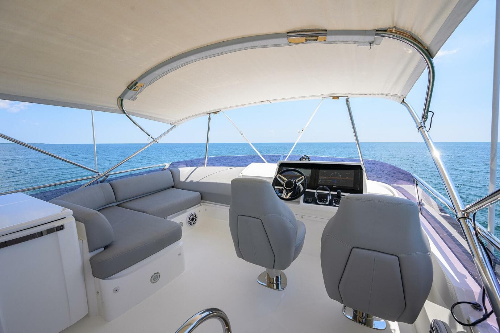 2018 Princess F49 — photo 28