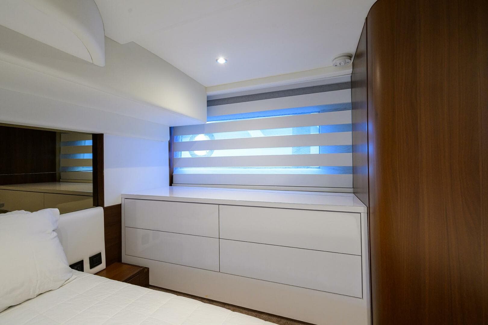 2018 Princess F49 — photo 59