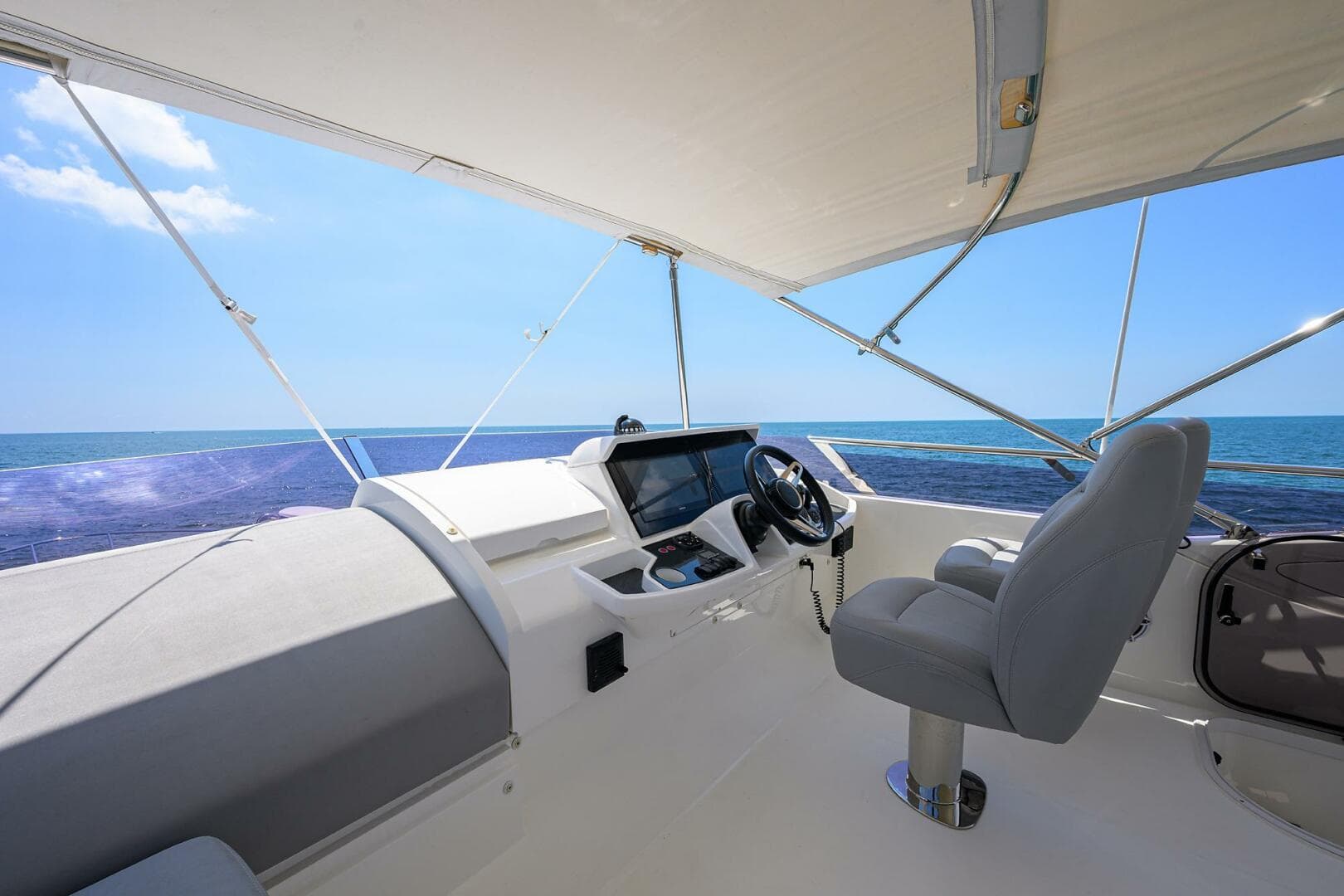 2018 Princess F49 — photo 30