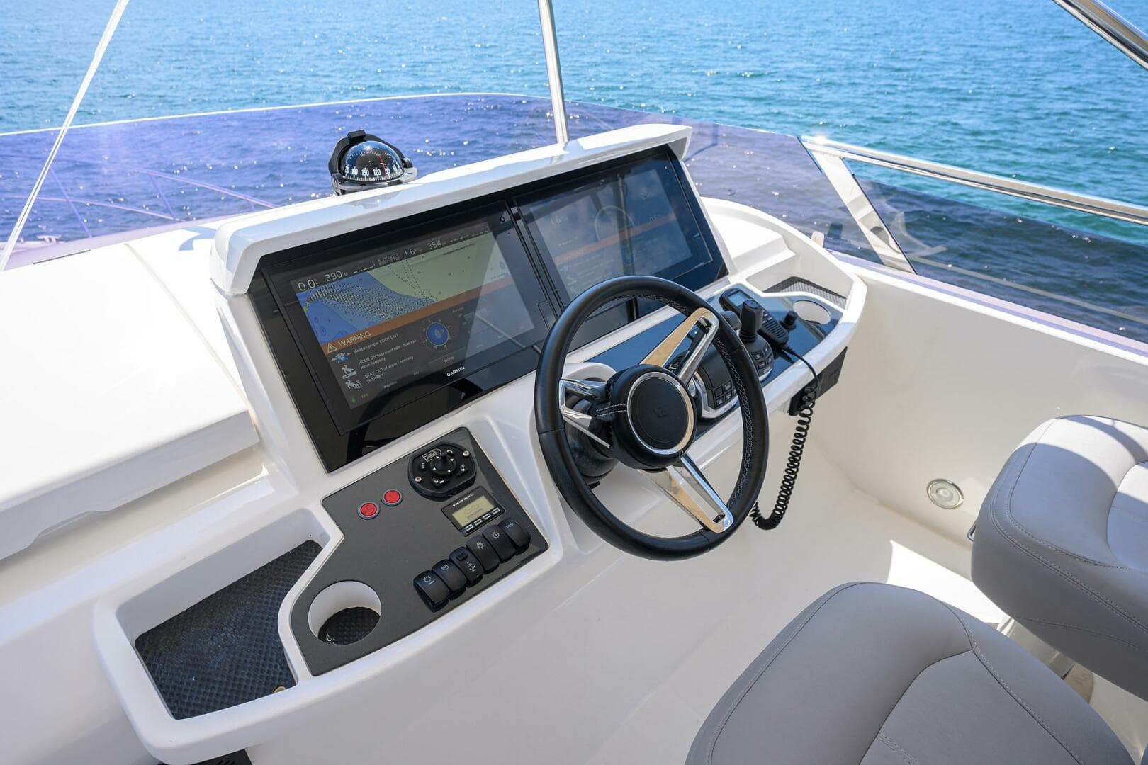 2018 Princess F49 — photo 31