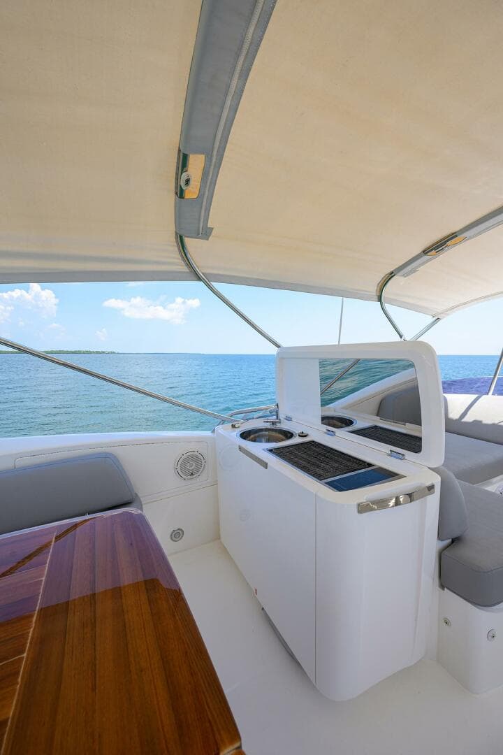 2018 Princess F49 — photo 25