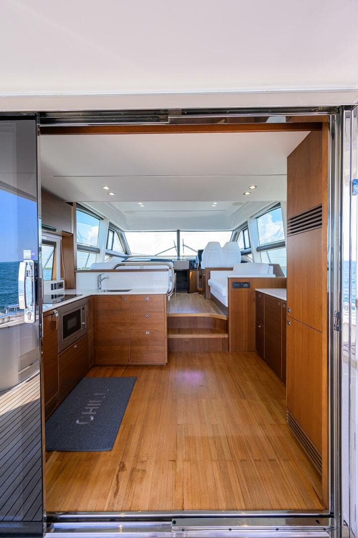 2018 Princess F49 — photo 34