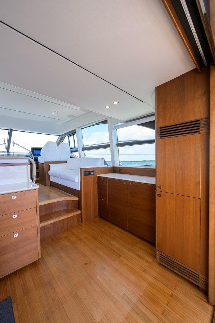 2018 Princess F49 — photo 37