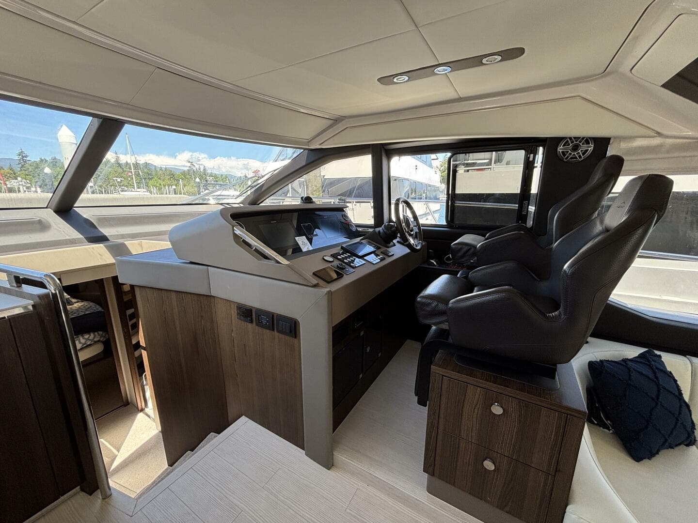 2019 Azimut 50 — photo 16