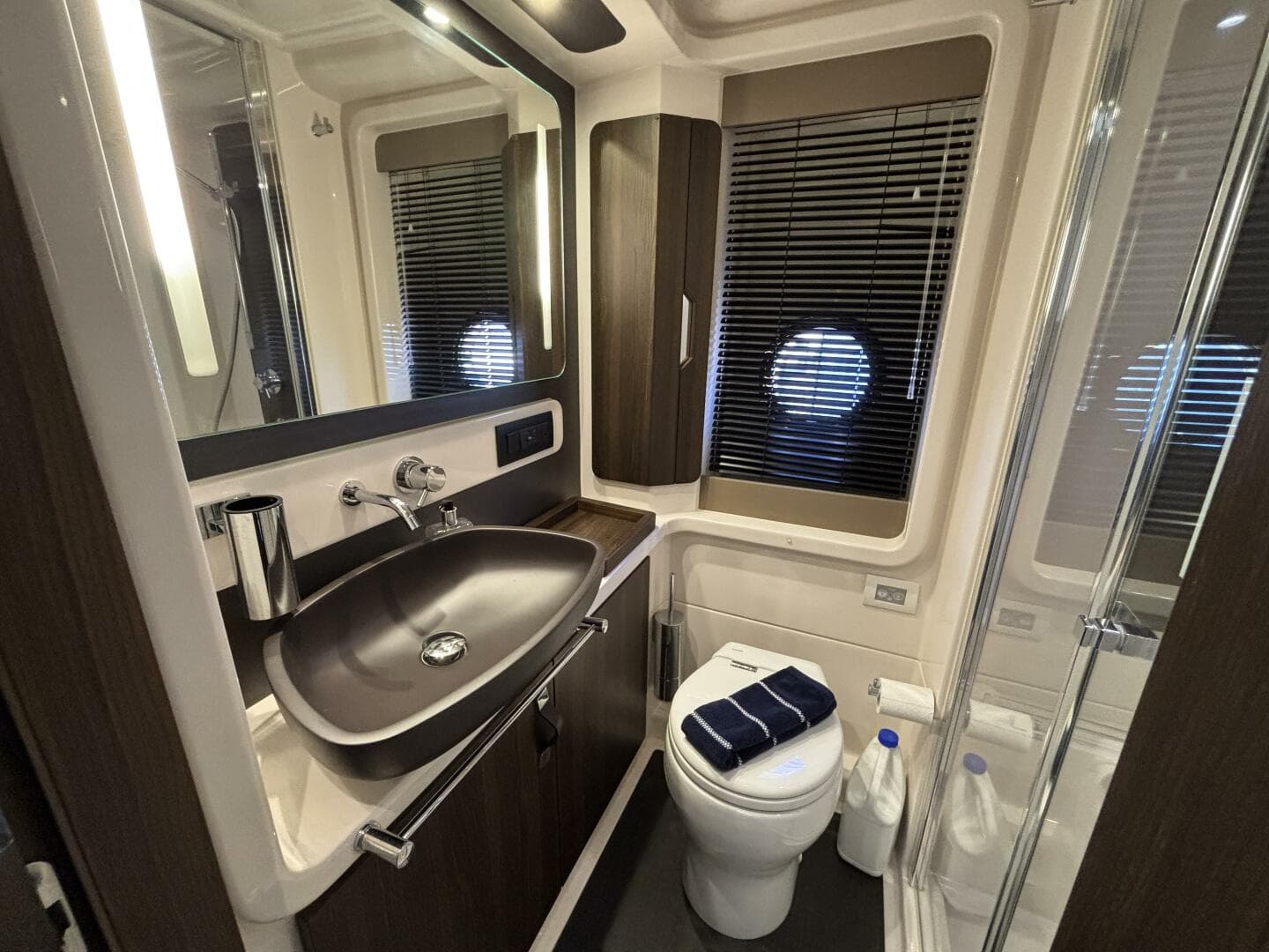 2019 Azimut 50 — photo 24