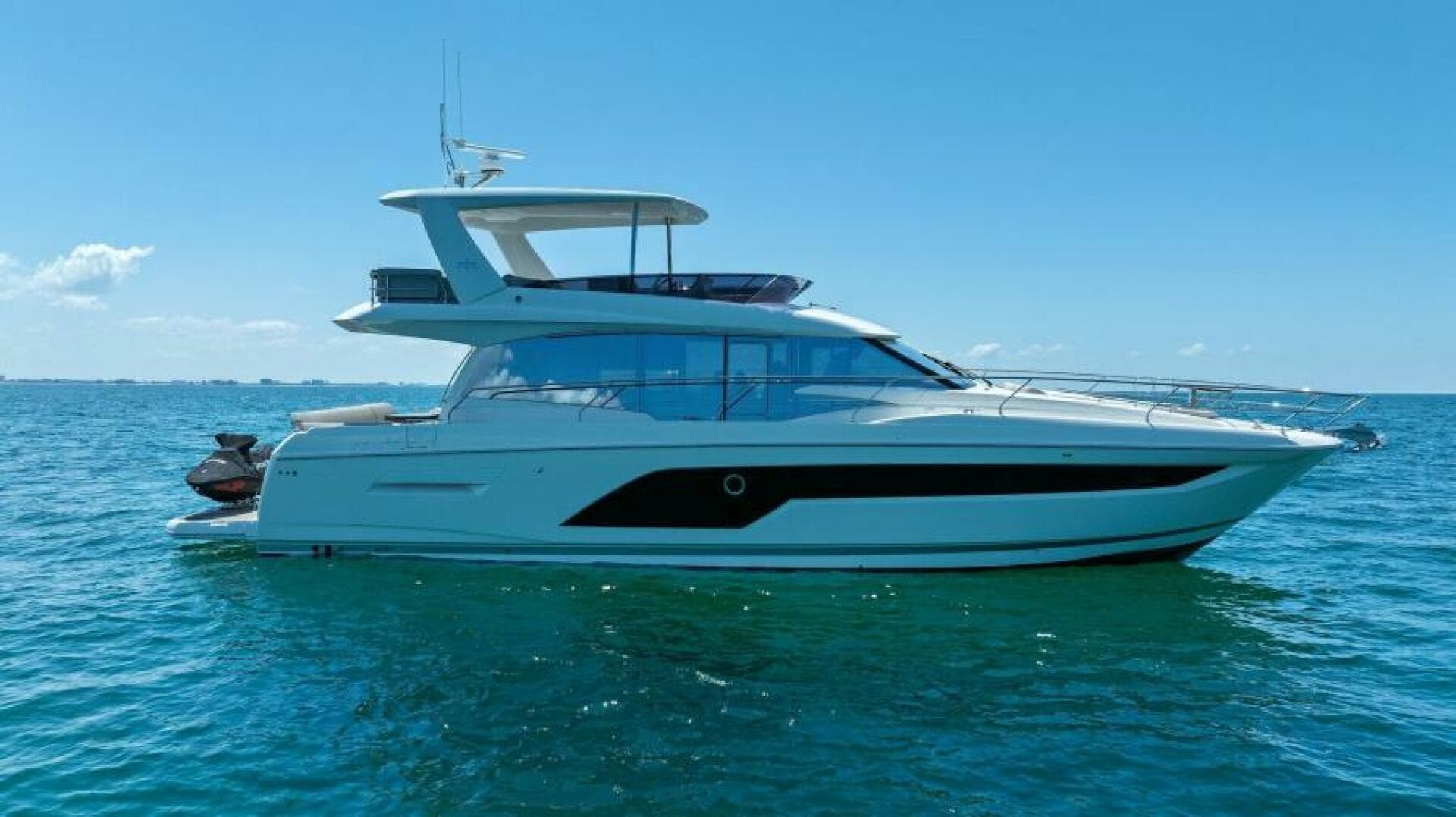 2022 Prestige 590 Flybridge — photo 59