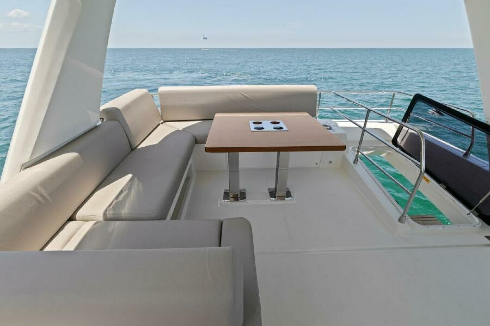 2022 Prestige 590 Flybridge — photo 48