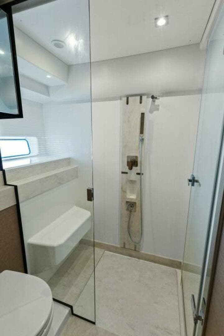 2022 Prestige 590 Flybridge — photo 38