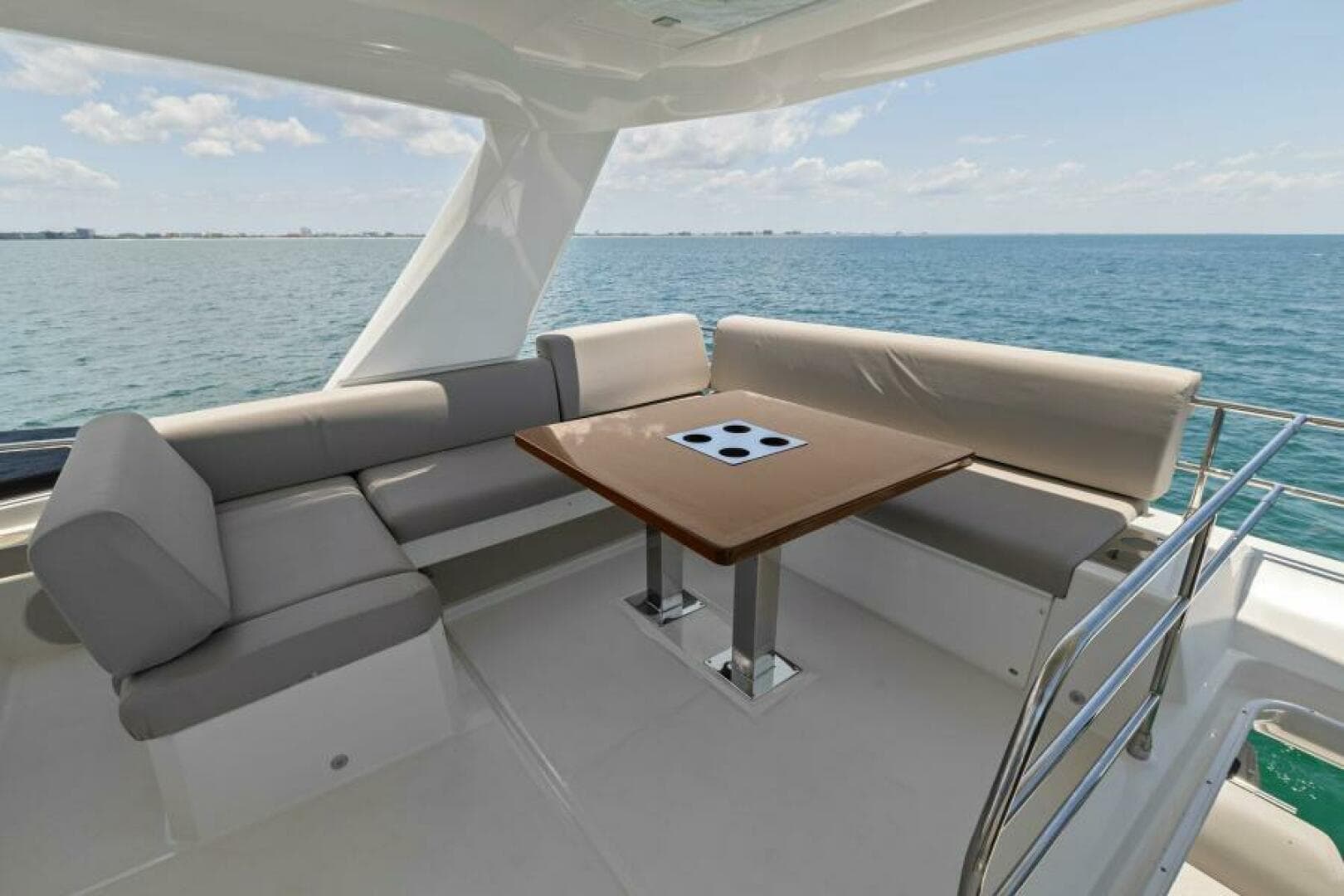 2022 Prestige 590 Flybridge — photo 47