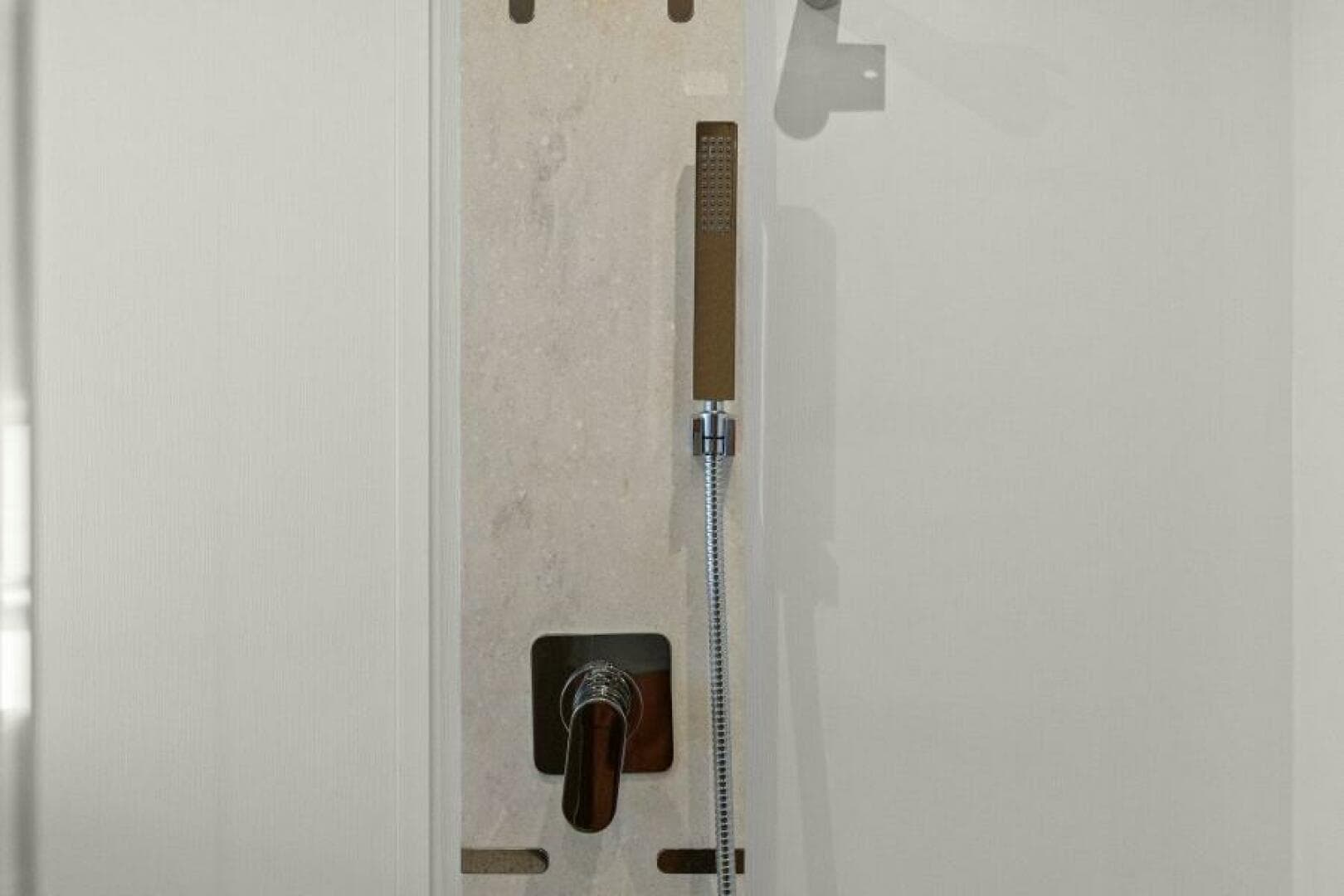 2022 Prestige 590 Flybridge — photo 39