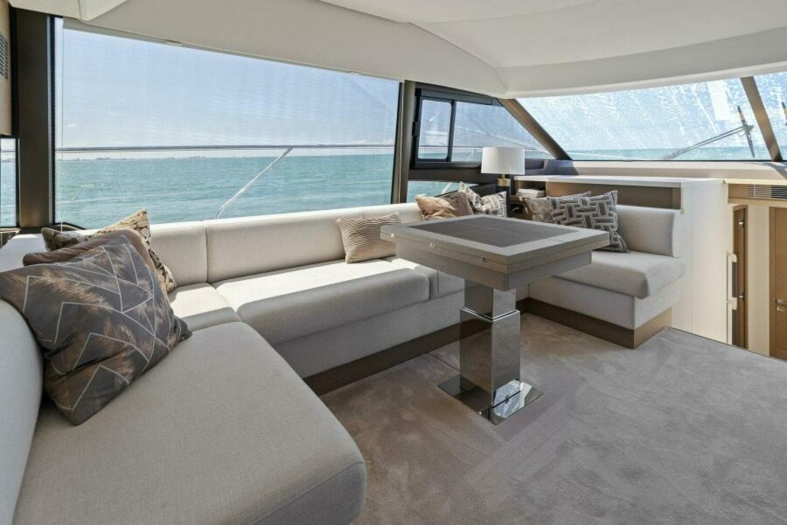 2022 Prestige 590 Flybridge — photo 15