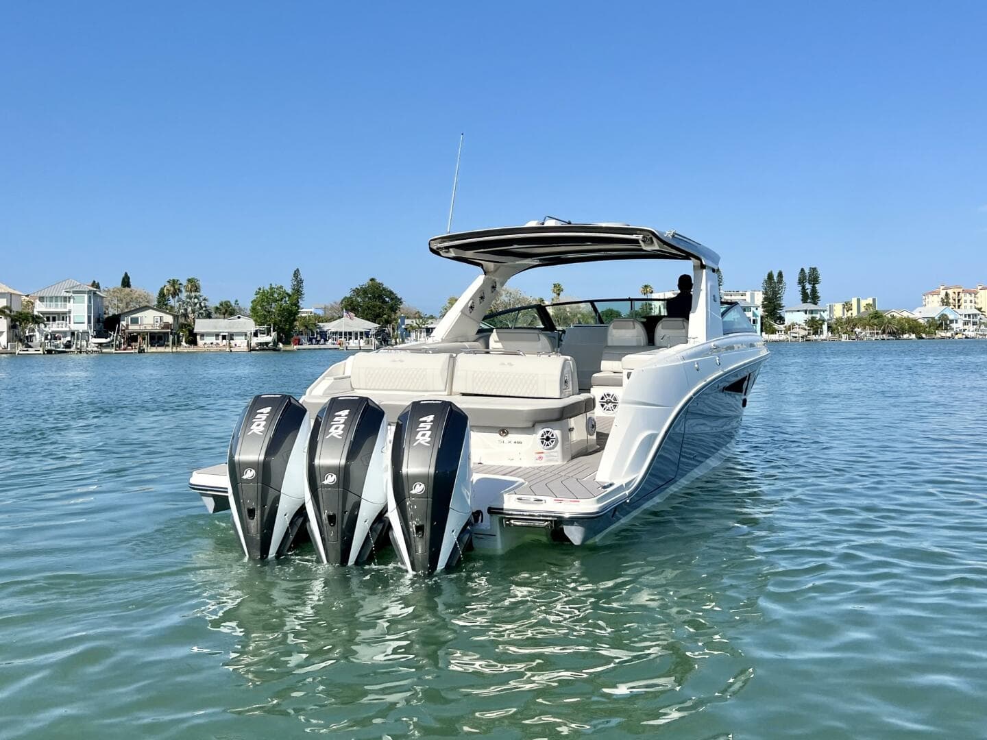 2022 Sea Ray Slx 400 OB — photo 5
