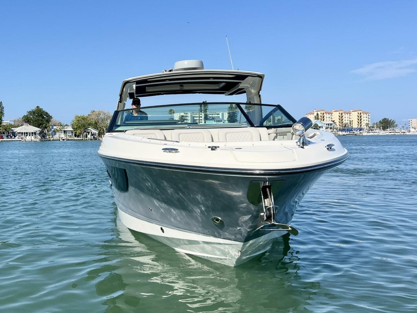 2022 Sea Ray Slx 400 OB — photo 2